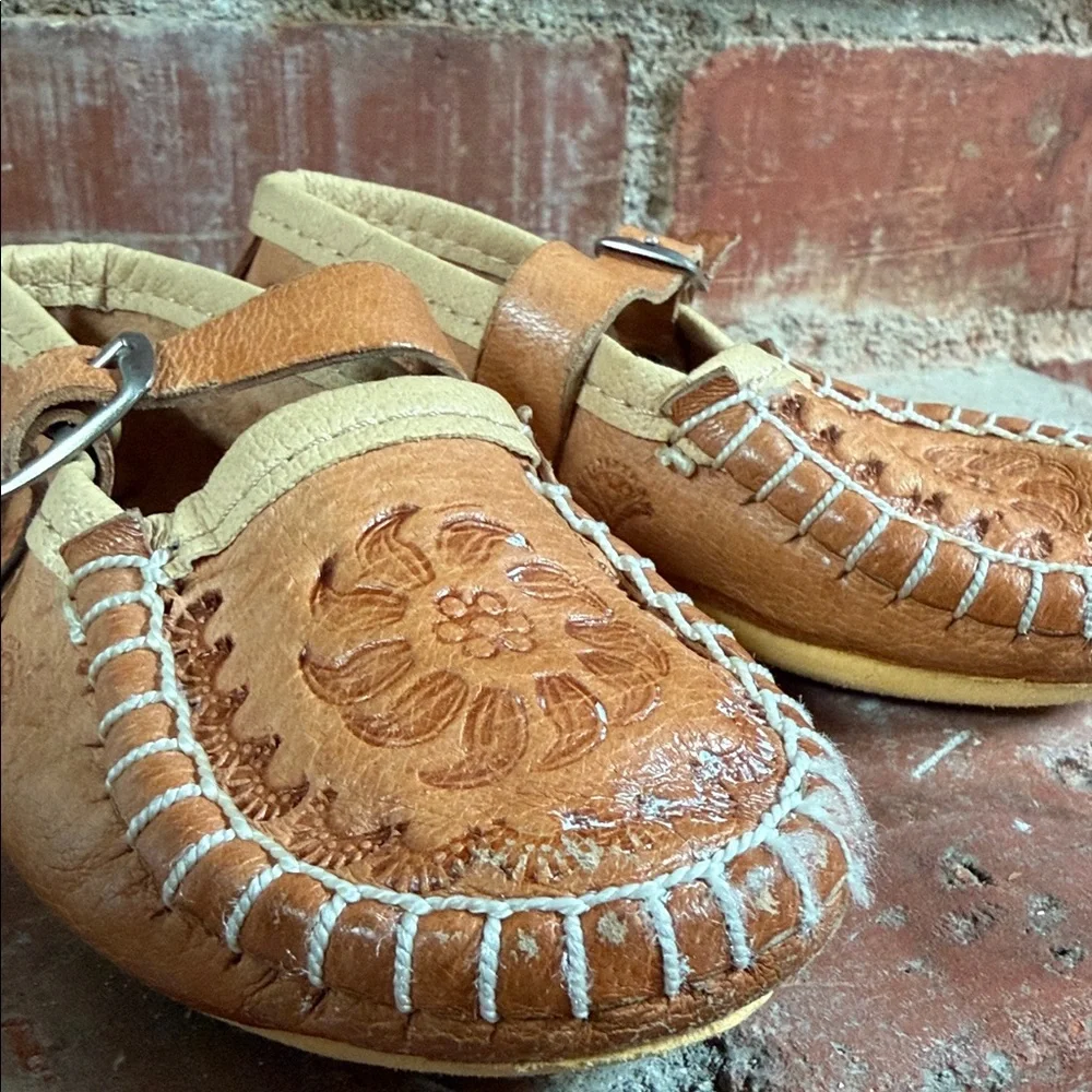 Handmade Polish tan leather kid sandals